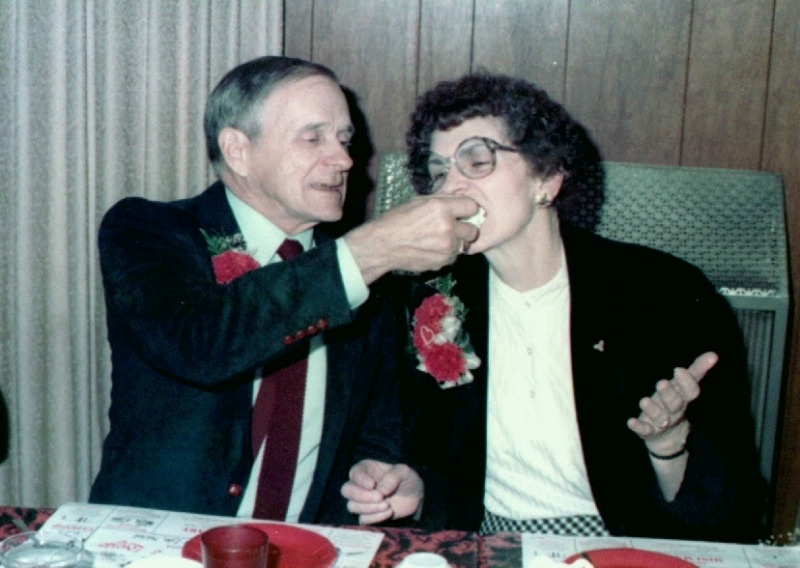 1984-11 40th anniv Scotts cake.jpg